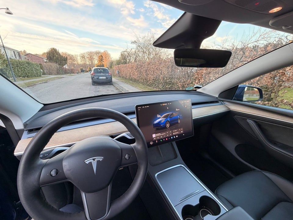 Tesla Model Y Long Range AWD 5d