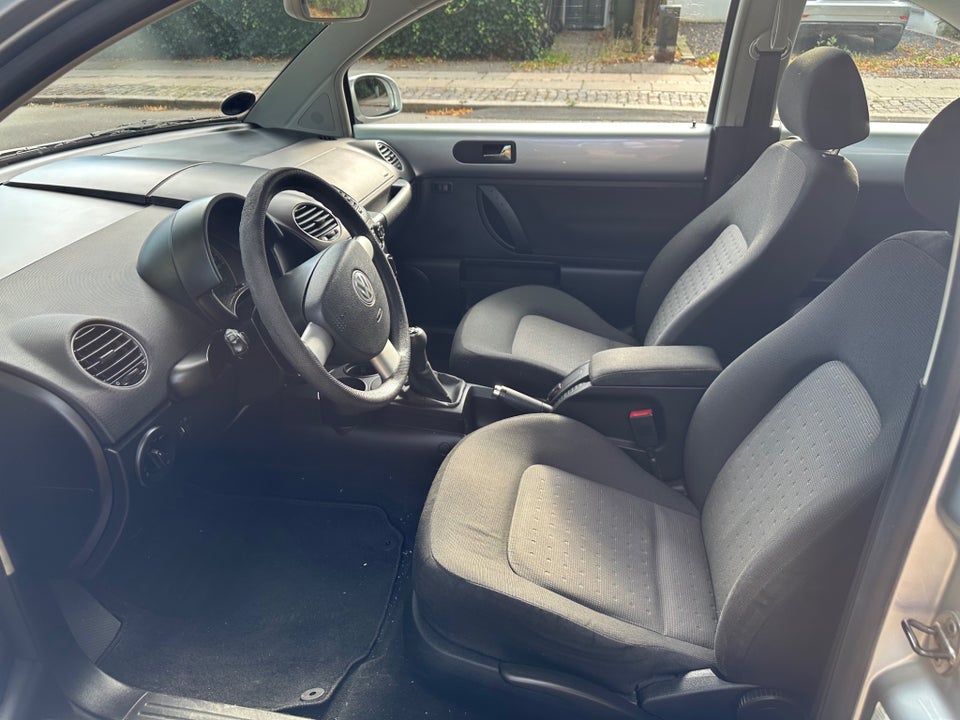 VW New Beetle 1,6 Trendline 2d