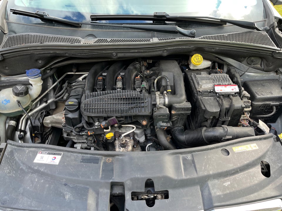 Peugeot 2008 1,2 e-VTi 82 Plus ESG 5d