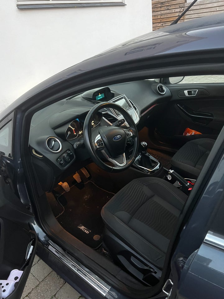Ford Fiesta 1,6 TDCi 95 Titanium Van 5d