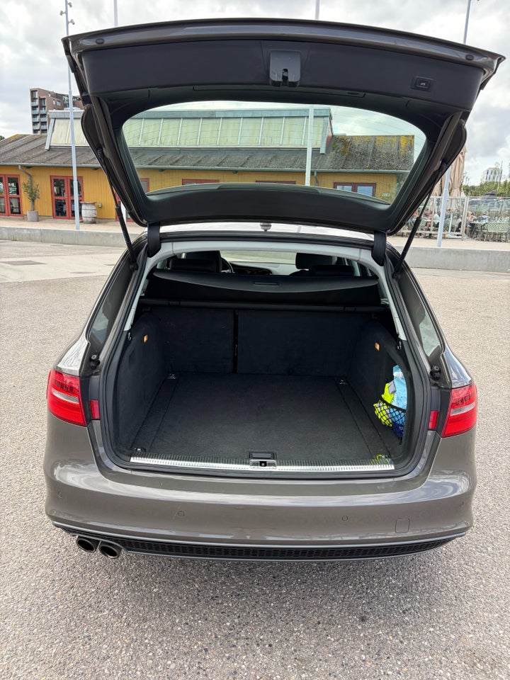 Audi A4 2,0 TDi 150 S-line Avant Multitr. 5d