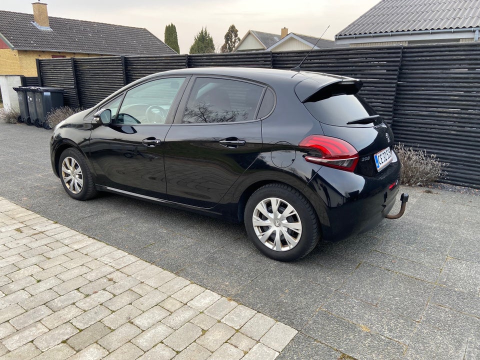 Peugeot 208 1,6 BlueHDi 100 Active 5d