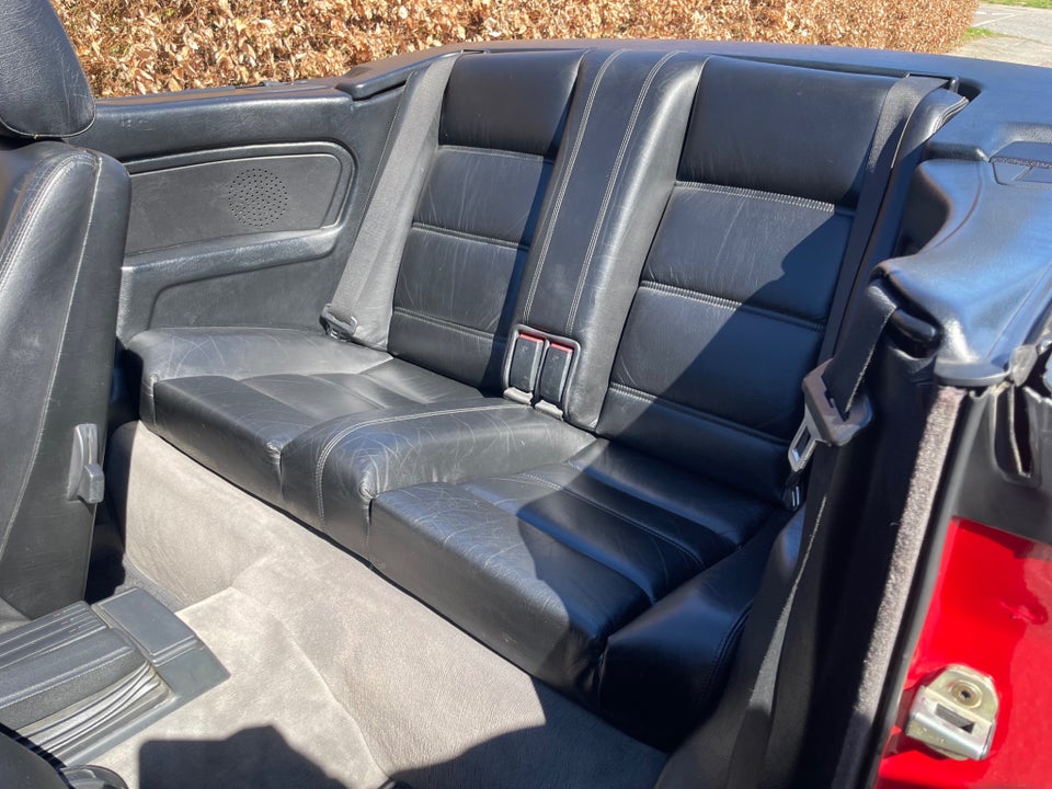 BMW 320i 2,0 Cabriolet 2d