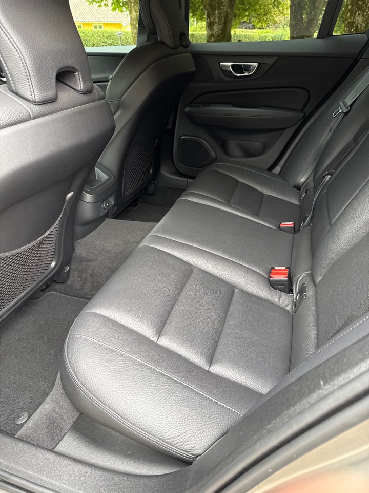 Volvo V60 CC 2,0 B4 197 aut. AWD 5d