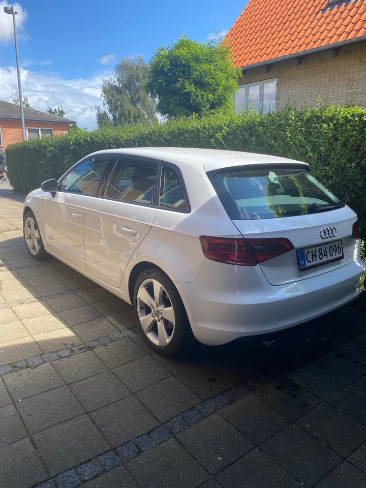 Audi A3 1,6 TDi 110 Sport Sportback 5d