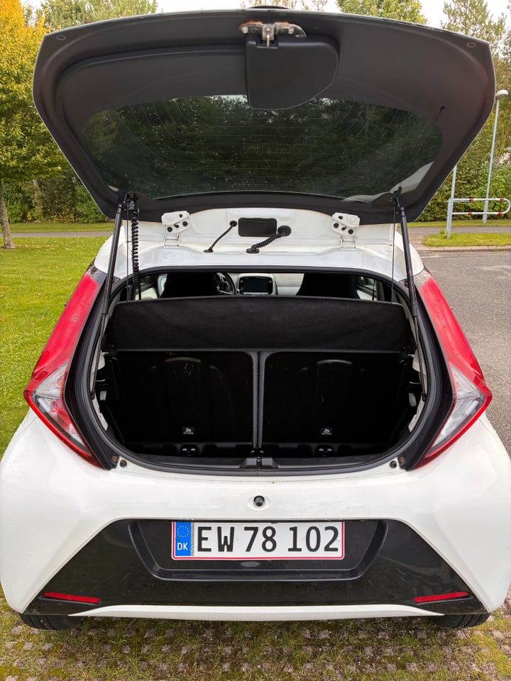 Toyota Aygo 1,0 VVT-i x-sky 5d