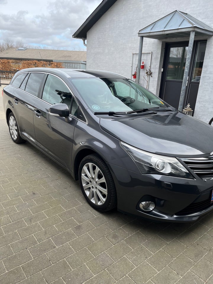 Toyota Avensis 1,8 VVT-i T2 Touch stc. 5d