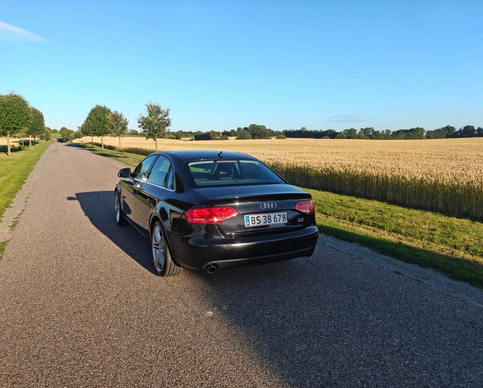 Audi A4 3,2 FSi quattro 4d