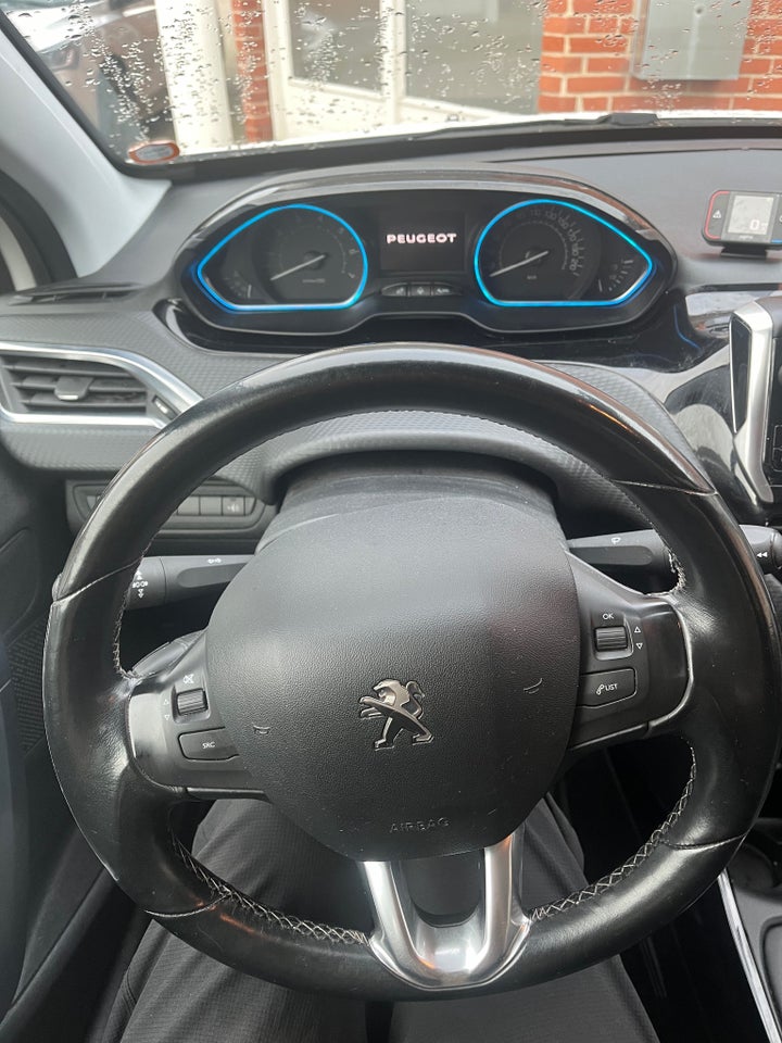 Peugeot 2008 1,2 VTi 82 Allure 5d