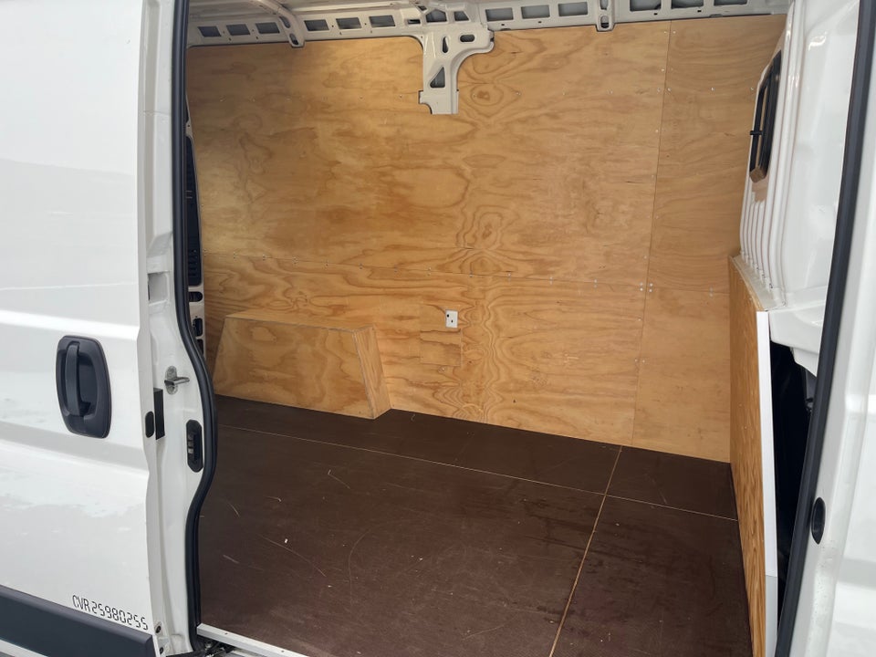 Citroën Jumper 35 2,2 HDi 130 Chassis L3 2d