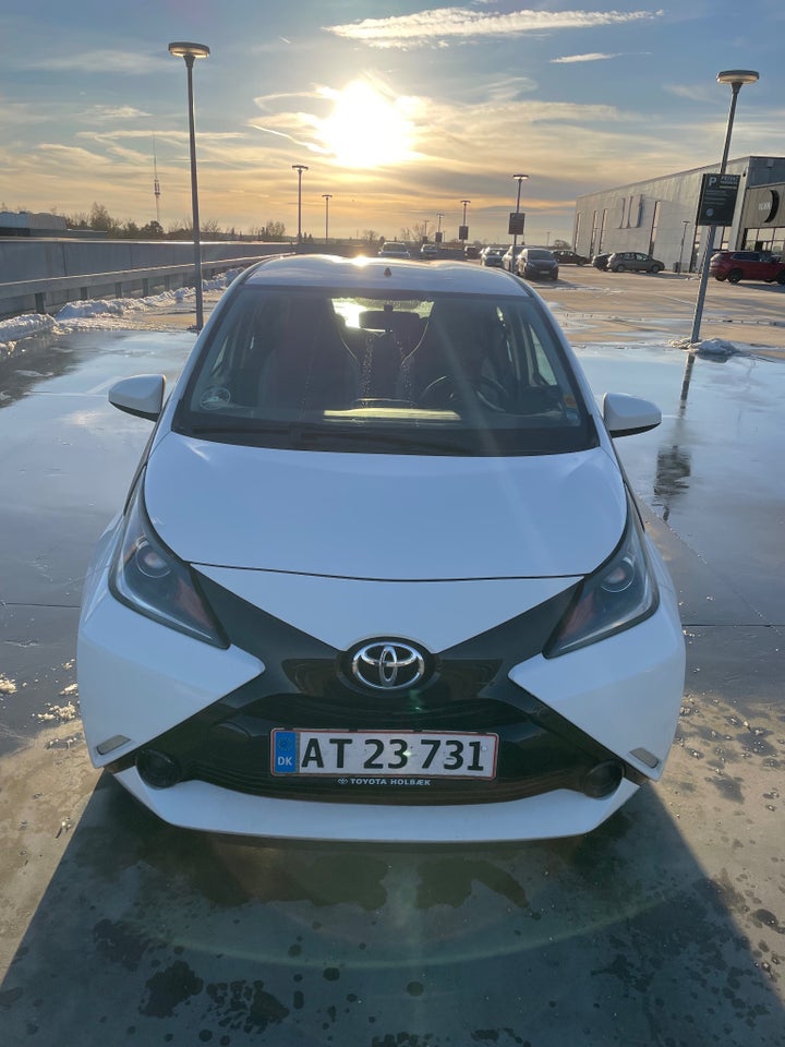 Toyota Aygo 1,0 VVT-i x-play 5d