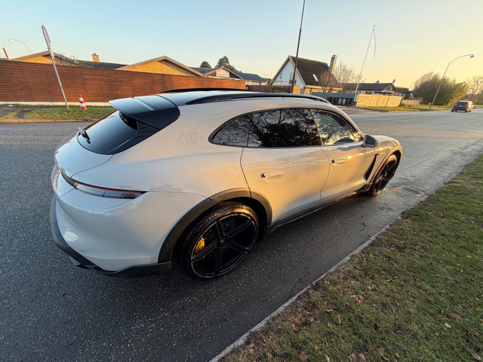 Porsche Taycan 4S Performance+ Cross Turismo 5d