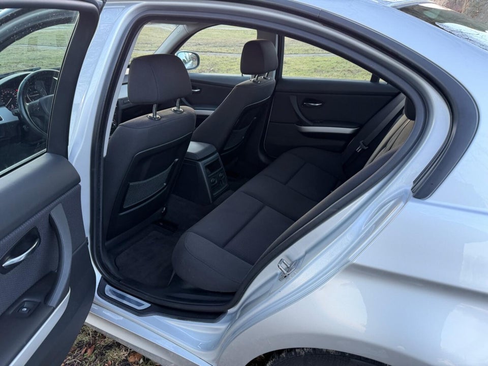 BMW 320d 2,0  4d