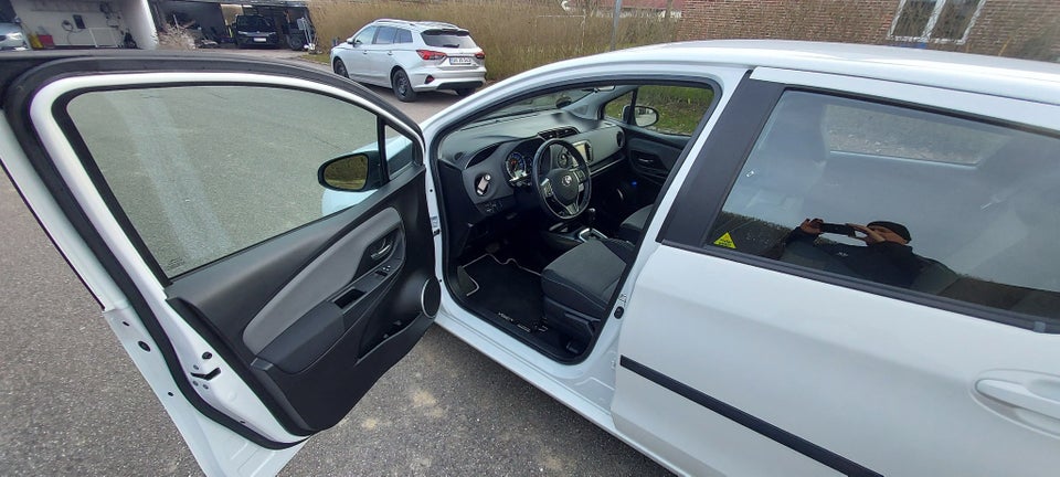 Toyota Yaris 1,5 Hybrid H2 Touch e-CVT 5d