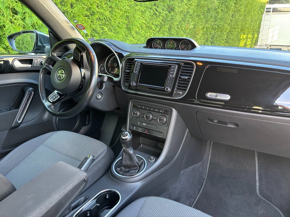 VW The Beetle 1,2 TSi 105 Design Cabriolet 2d