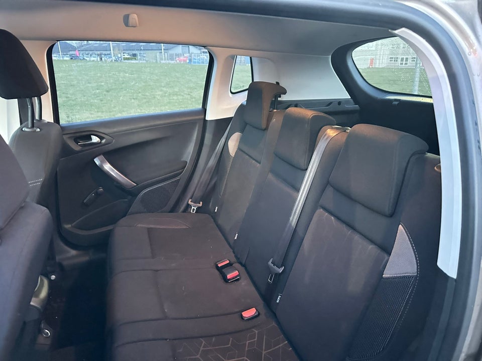 Peugeot 2008 1,2 VTi 82 Active 5d