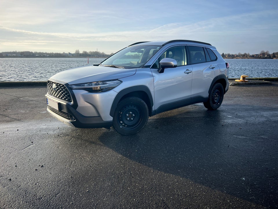 Toyota Corolla Cross 2,0 Hybrid Style CVT 5d