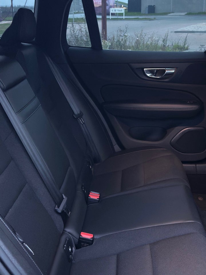 Volvo V60 2,0 T4 190 Momentum aut. 5d