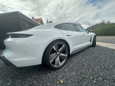 Porsche Taycan   4d