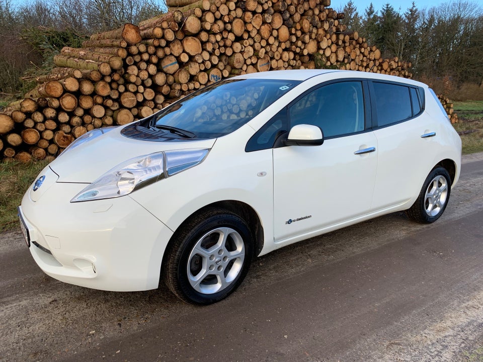 Nissan Leaf 24  5d