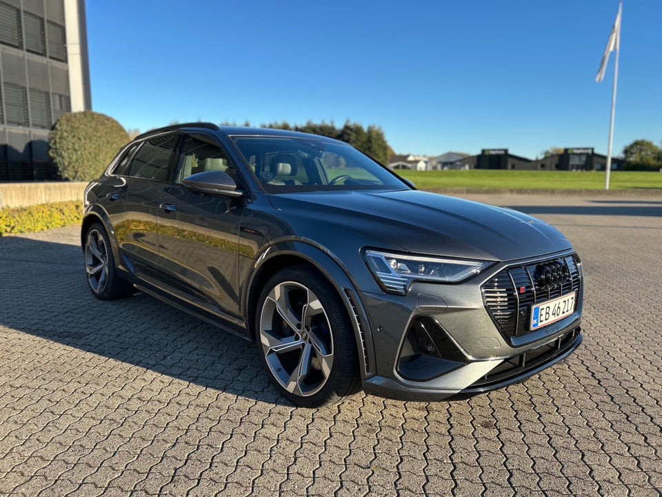 Audi e-tron S quattro 5d
