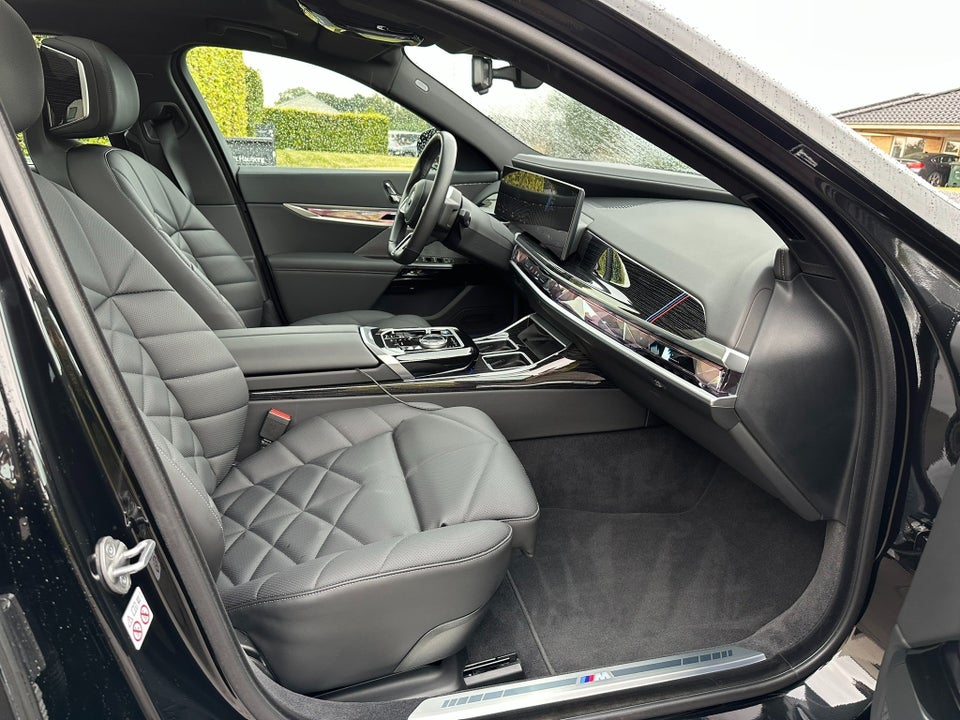 BMW i7 eDrive50 M-Sport 4d