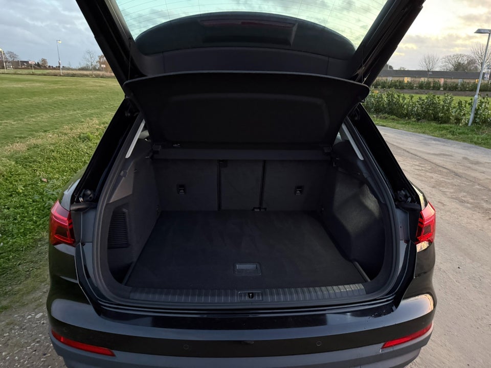 Audi Q3 45 TFSi e Attitude plus S-tr. 5d