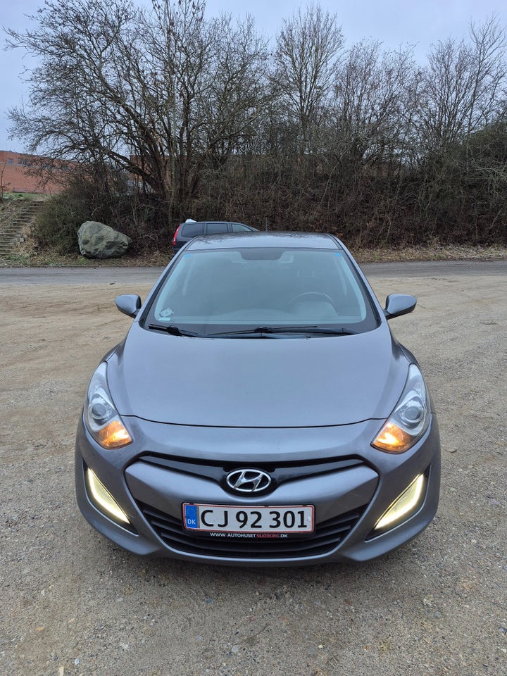 Hyundai i30 1,6 CRDi 110 Comfort Go! Eco 5d