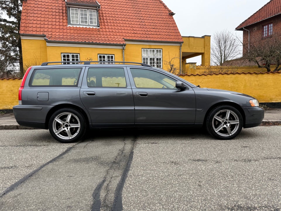 Volvo V70 2,4 170 5d