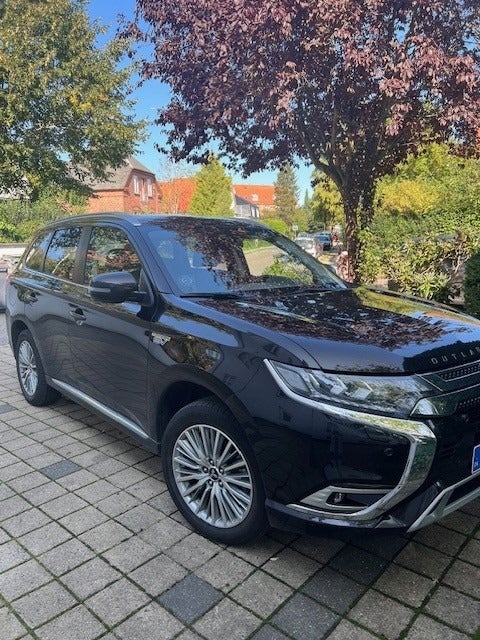 Mitsubishi Outlander 2,4 PHEV Intense CVT 4WD 5d