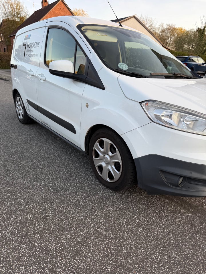 Ford Transit Courier 1,5 TDCi 75 Ambiente Van 4d