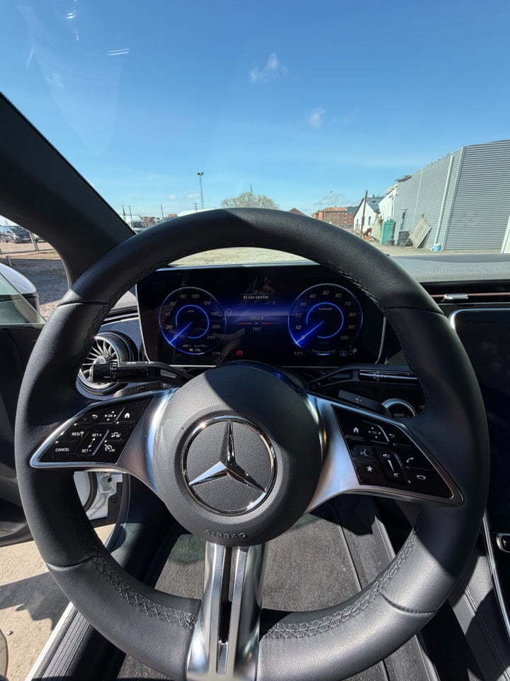 Mercedes EQE300 Electric Art 4d