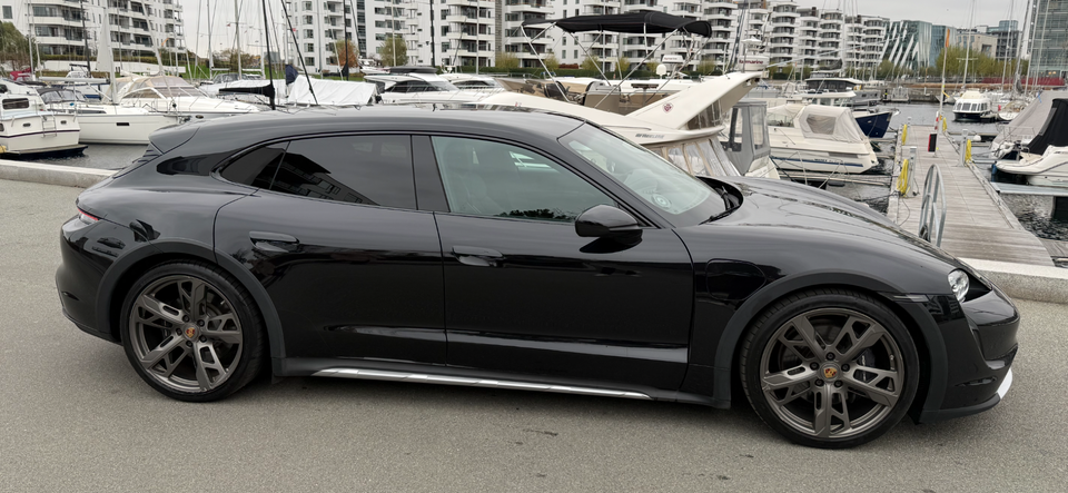 Porsche Taycan 4 Performance+ Cross Turismo 5d