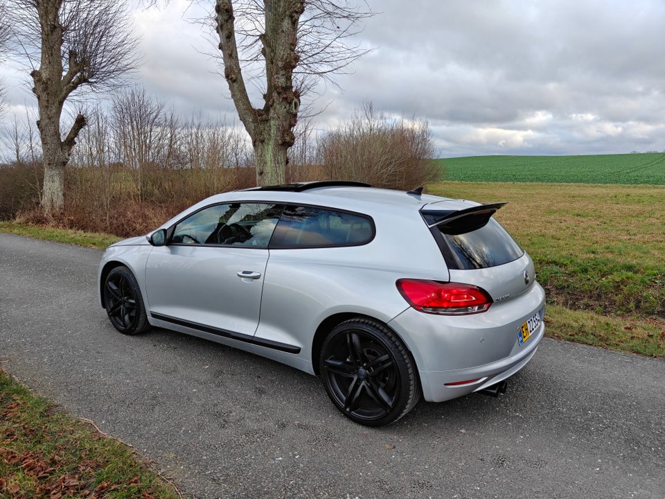 VW Scirocco 2,0 TSi 210 Sport DSG Van 3d