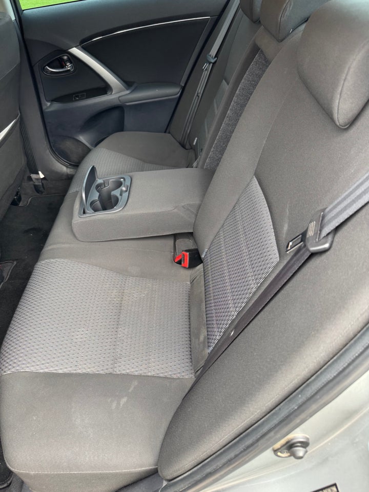 Toyota Avensis 2,0 D-4D T3 4d