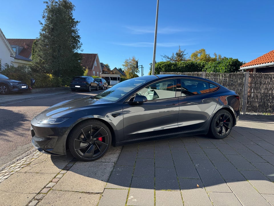 Tesla Model 3 Performance AWD 4d