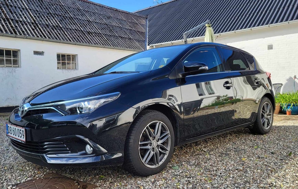 Toyota Auris 1,2 T T2 5d