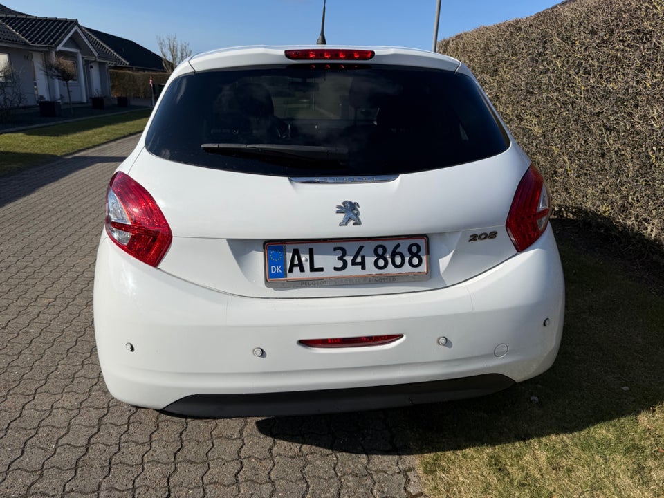Peugeot 208 1,2 VTi 82 Active Navigator 5d