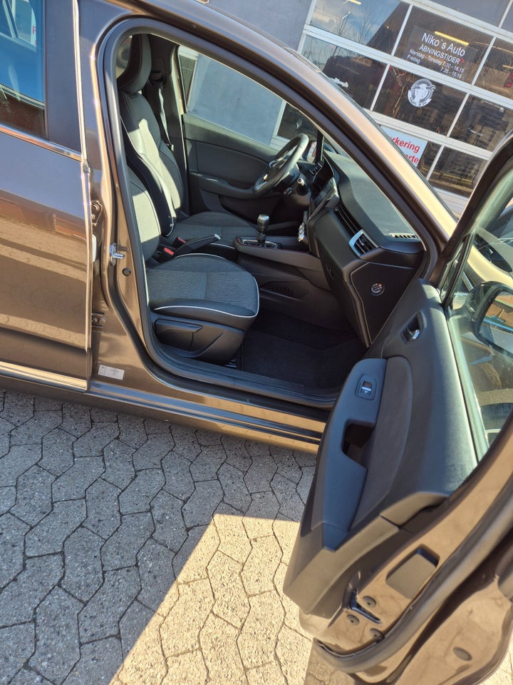 Renault Clio V 1,0 TCe 100 Intens 5d