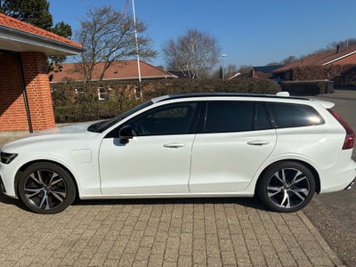 Volvo V60 2,0 T8 ReCharge R-Design aut. AWD 5d