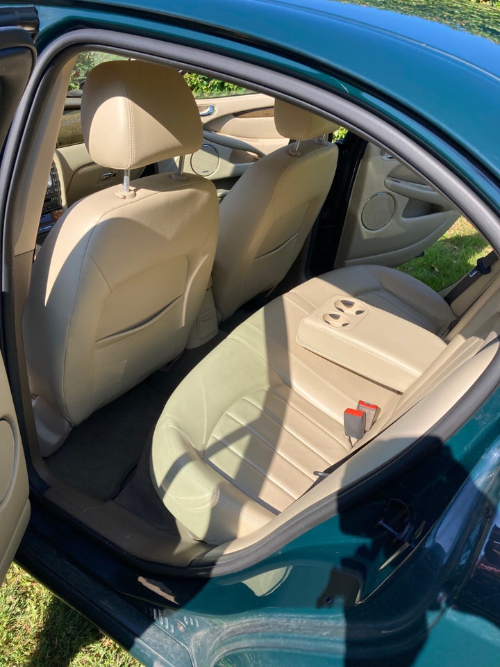 Jaguar X-type 3,0 Deluxe aut. 4d