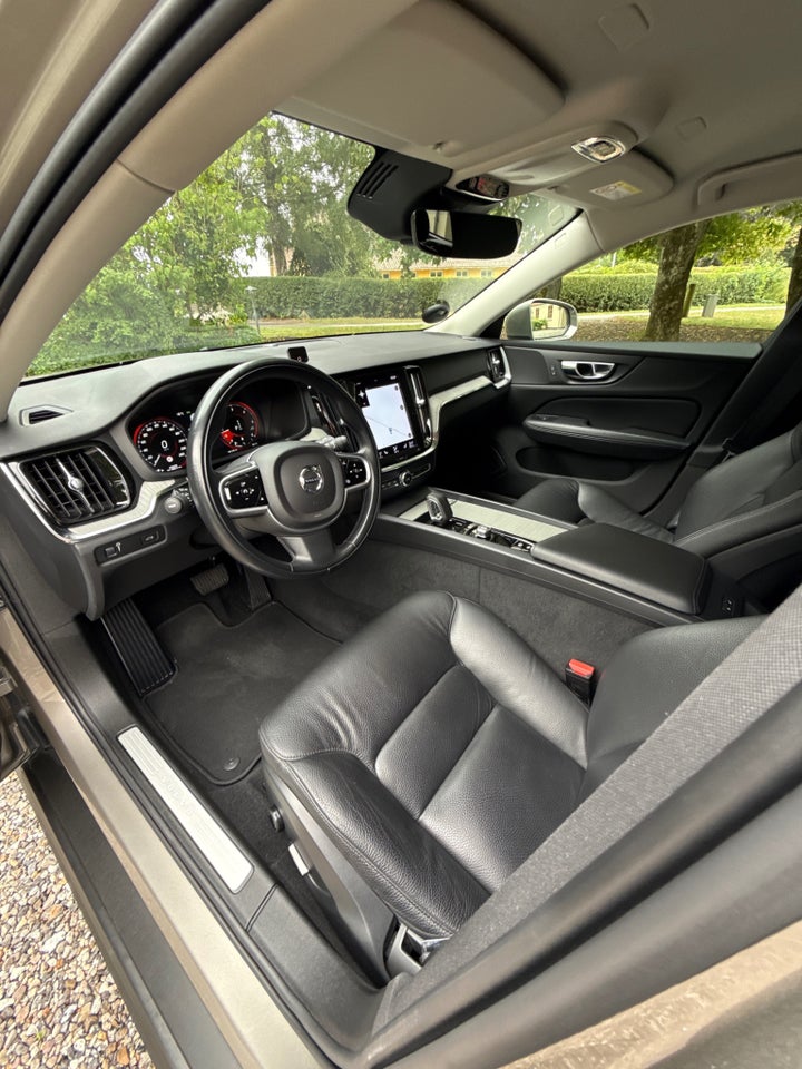 Volvo V60 CC 2,0 B4 197 aut. AWD 5d