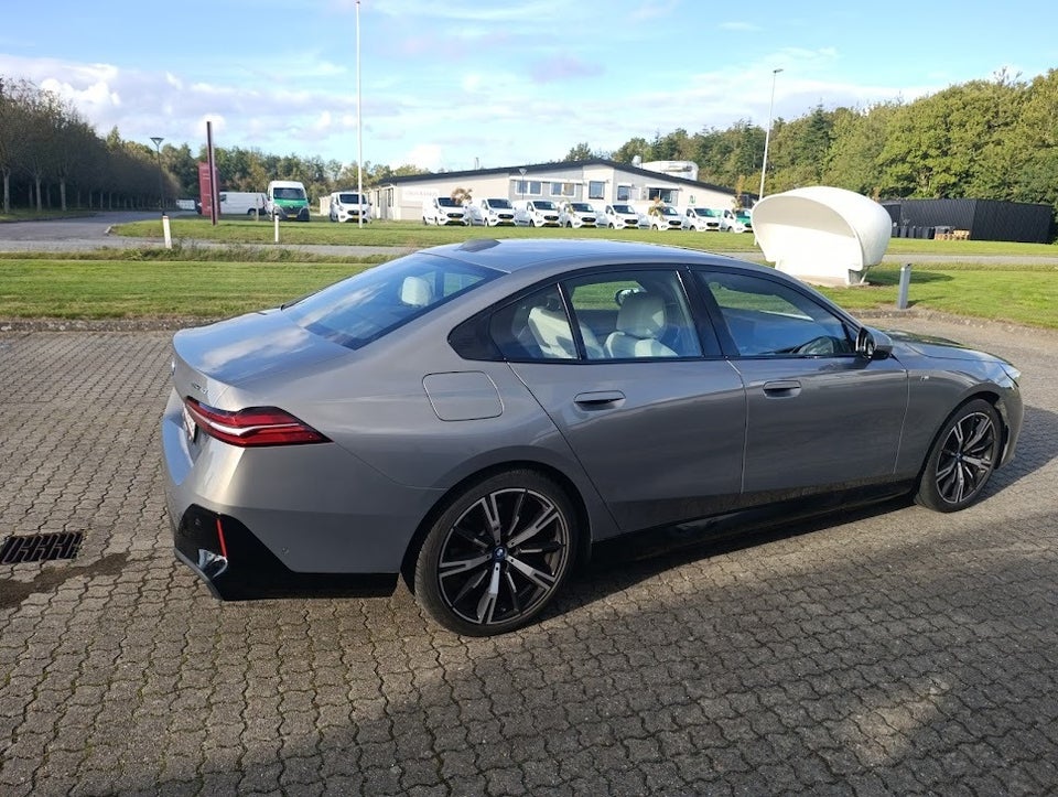 BMW i5 eDrive40 M-Sport Pro 4d