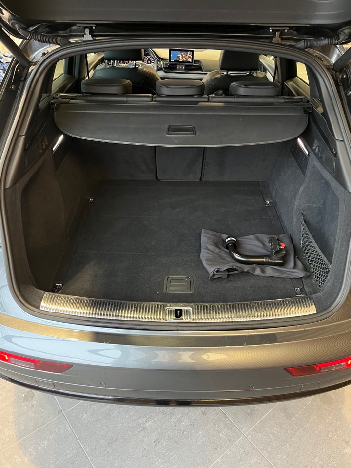 Audi Q5 2,0 TFSi 252 S-line quattro S-tr. 5d