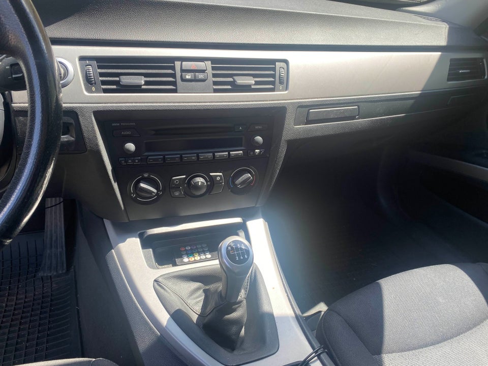 BMW 318i 2,0  4d