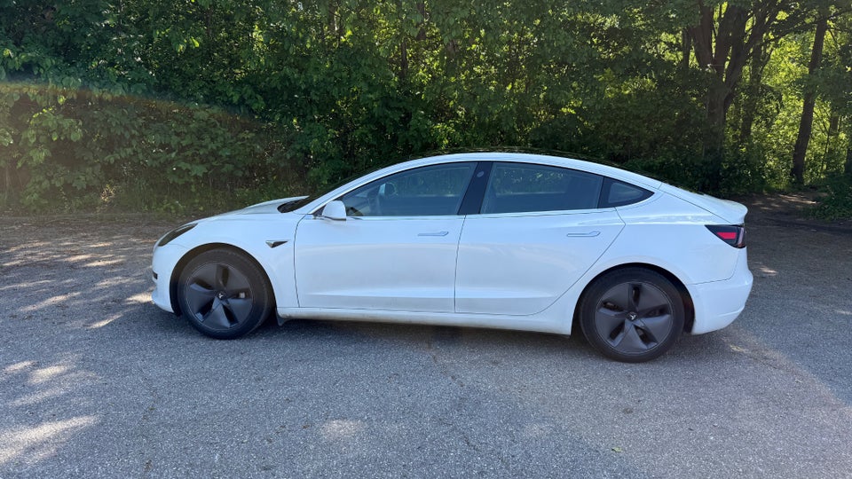 Tesla Model 3 Standard Range+ RWD 4d