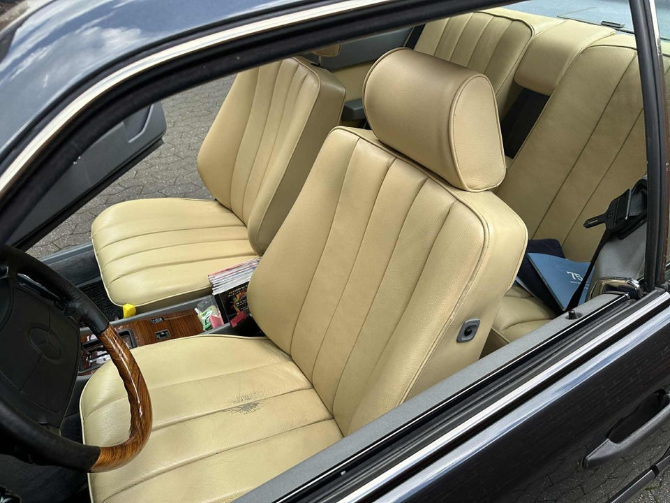 Mercedes 300 CE-24 3,0 aut. 2d