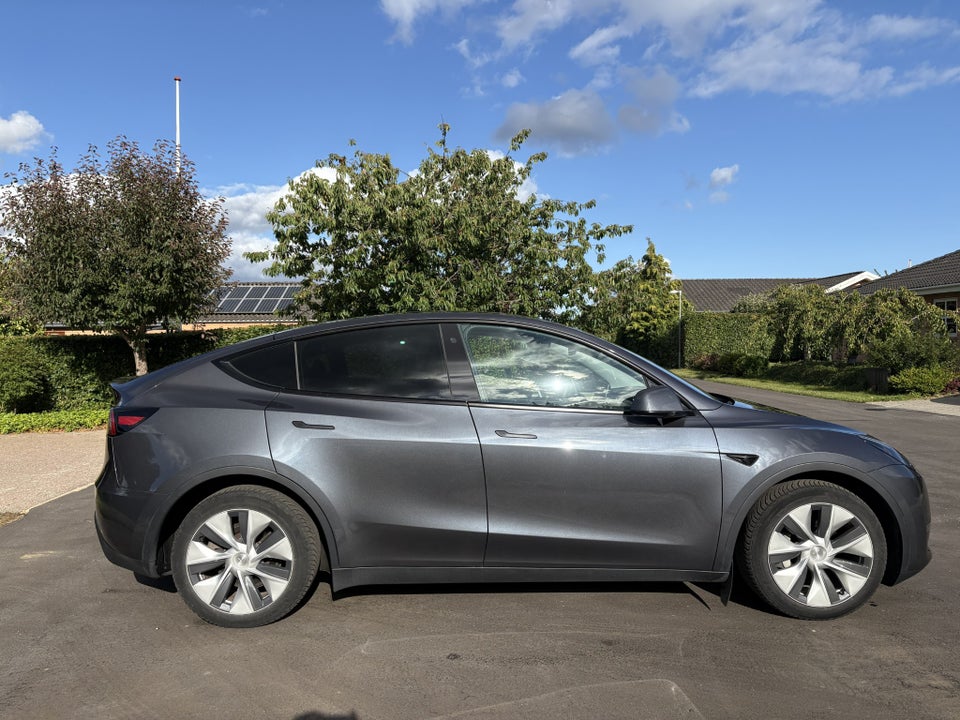 Tesla Model Y Long Range AWD 5d