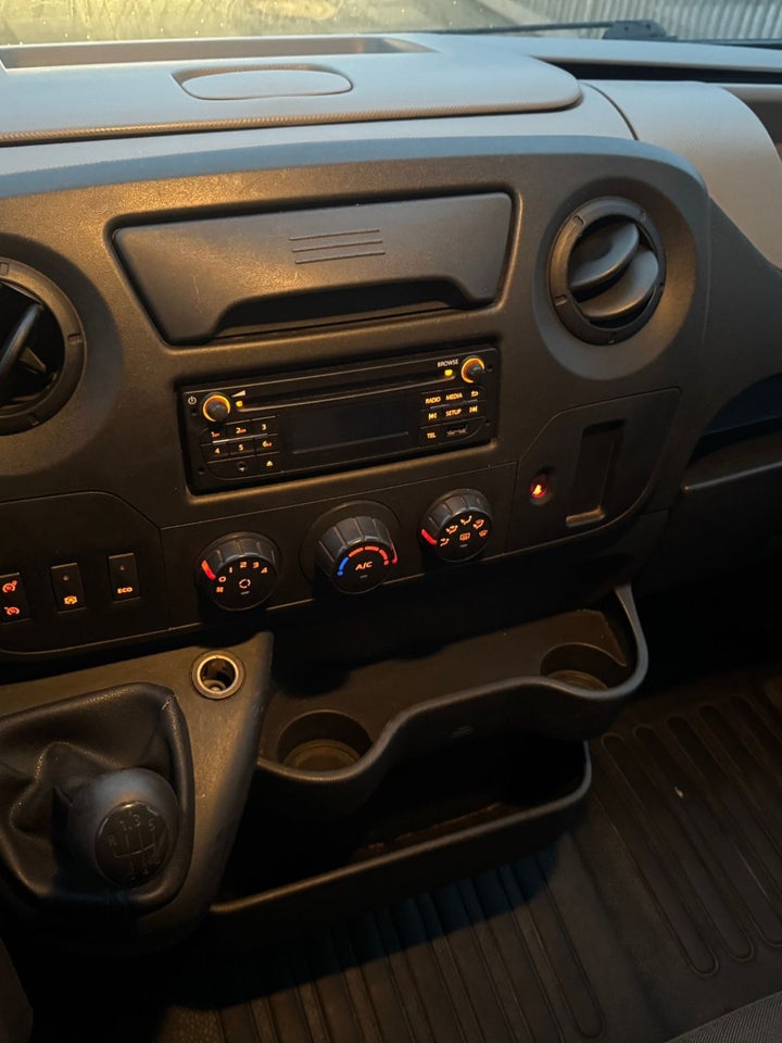 Nissan NV400 2,3 dCi 165 L4H3 Comfort Van RWD