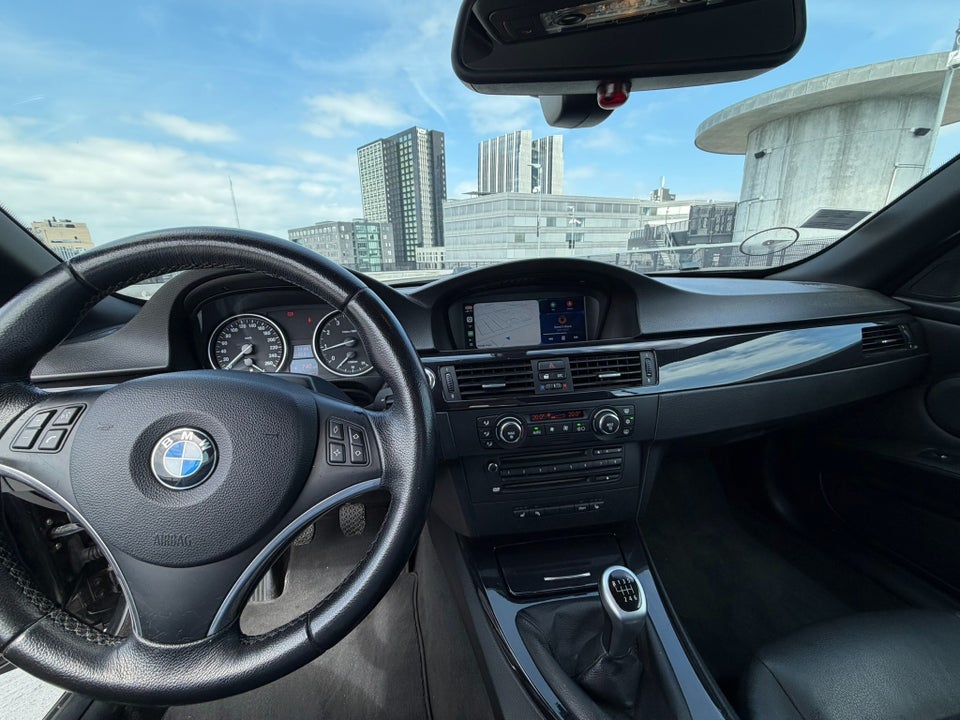BMW 320i 2,0 Cabriolet 2d